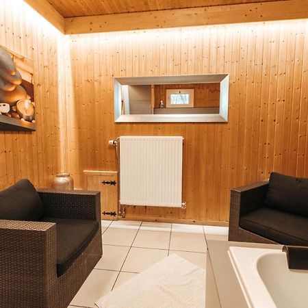 Le Loup Gris - 35 Pers - Vue-Wellness, Butgenbach-Malmedyヴィラ エクステリア 写真